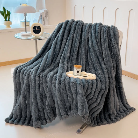 Plaid sherpa ultra-doux gris anthracite 180 × 200 cm — chaleur, texture épaisse et confort parfaits pour canapé, lit ou moments cocooning. Lavable en machine.